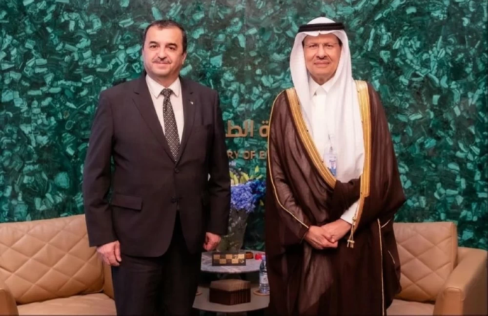 وزيرا طاقة السعودية والجزائر يبحثان استقرار أسواق النفط