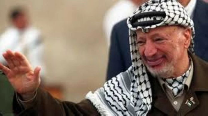 مرافق ياسر عرفات يكشف تفاصيل مؤامرة تسميمه ومن خانه