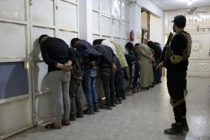 الداخلية السورية تعتقل خلية لداعش خططت لهجمات إرهابية