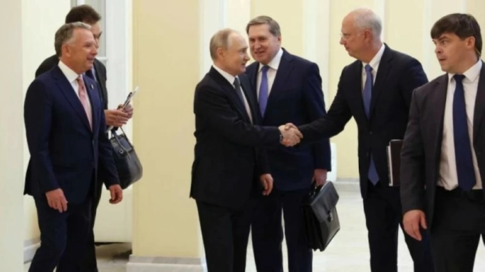 غضب روسي بعد تسريب محادثات ويتكوف ومستشار بوتين