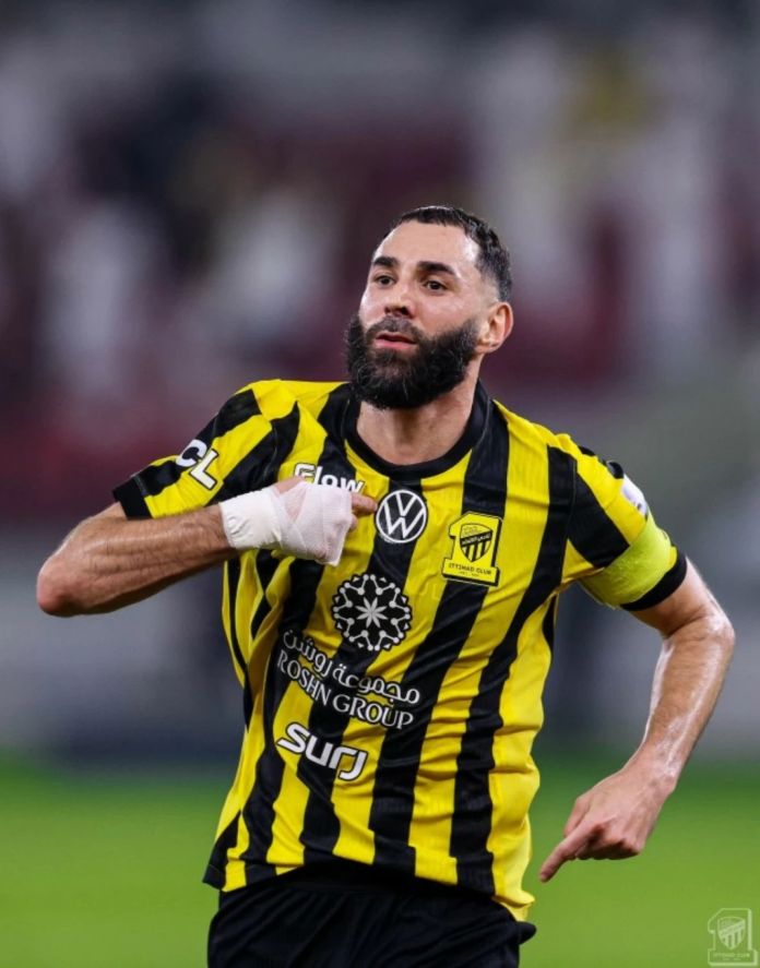 بنزيما يقود الاتحاد للفوز على الشباب في الدوري السعودي