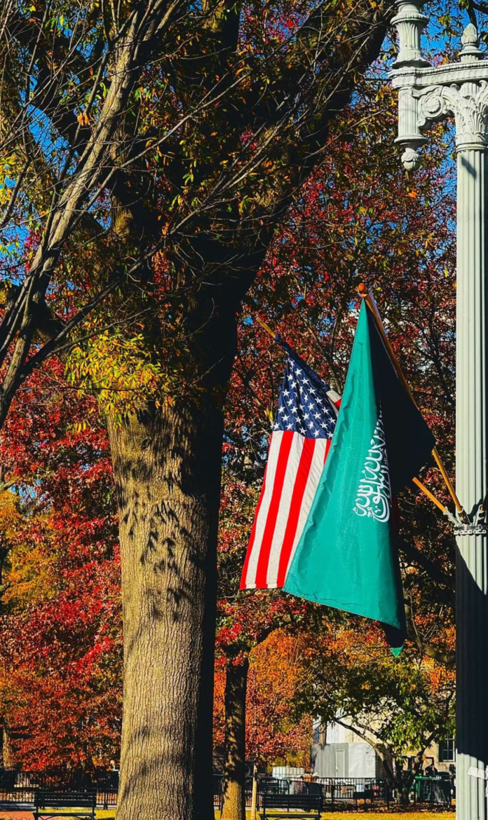 في حدث فريد من نوعه، تستعد العاصمة الأمريكية واشنطن لتنظيم استقبال استثنائي يتجاوز كل الأعراف الدبلوماسية المعهودة، احتفاءً بالزيارة الرسمية لولي العهد رئيس مجلس الوزراء، الأمير محمد بن سلمان، والتي من المقرر أن تعيد تعريف معايير حفاوة الاستقبال في البيت الأبيض.