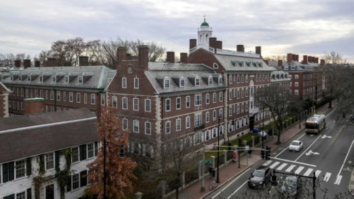 تقارير أمريكية: قيادات إخوانية توجه مظاهرات الجامعات