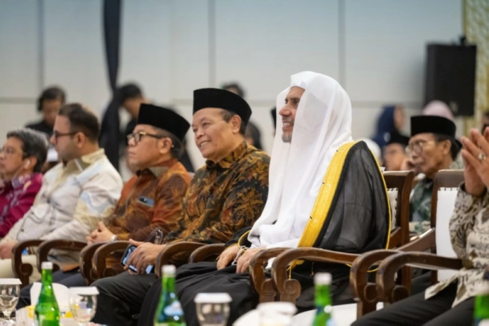 العيسى يلقي كلمة مؤتمر إندونيسيا للوئام بين الأديان