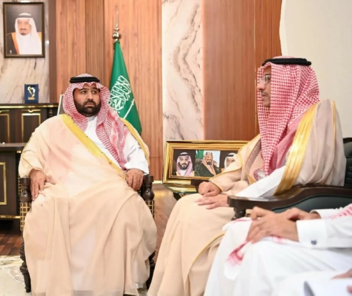 أمير جازان يناقش مشاريع النقل والخدمات اللوجستية بالمنطقة