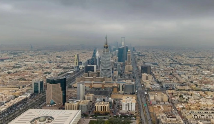 أمطار الرياض اليوم: تفاصيل الطقس وتحذيرات الدفاع المدني