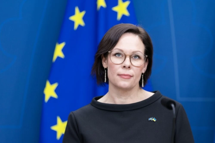 السويد تستدعي سفير إيران احتجاجاً على حكم إعدام مواطنها