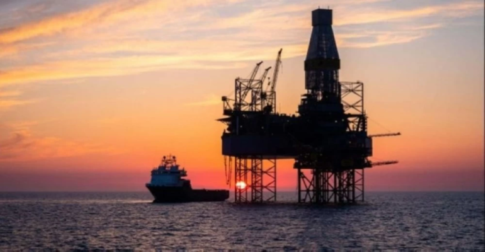 تراجع منصات النفط الأمريكية: تأثيره على الإمدادات وأسعار الطاقة العالمية