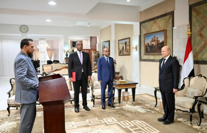 العليمي يشدد على توحيد الأمن وتنمية عدن: رؤية لمستقبل اليمن