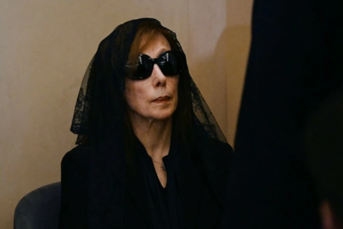 حقيقة نقل فيروز للمستشفى بعد وفاة نجلها هلي: تفاصيل وصدمة جارة القمر