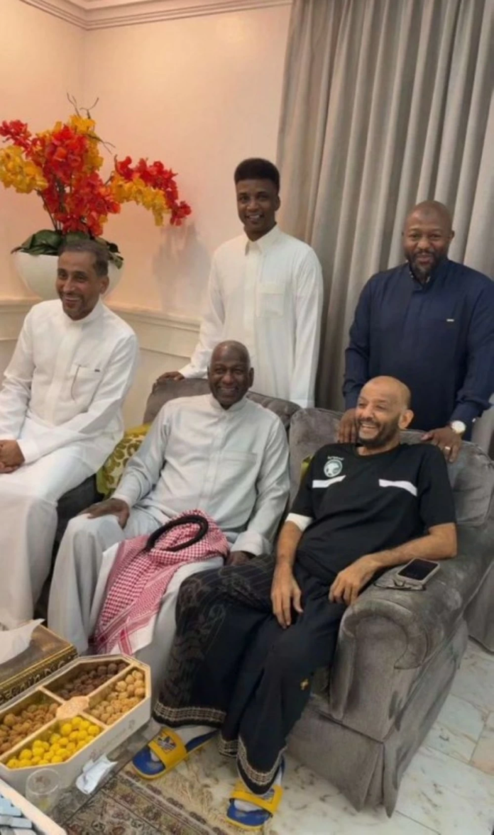 أساطير الكرة السعودية في بيت عبدالجواد: وفاء وتاريخ