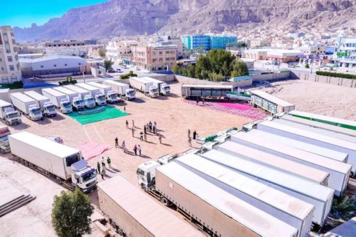 مركز الملك سلمان للإغاثة يرسل قافلة إغاثية لحضرموت اليمنية