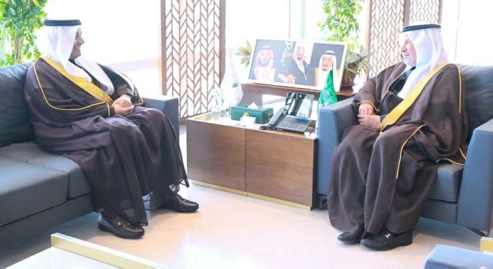 صورة اجتماع الدكتور عبدالله الربيعة مع السفير عبدالله الزهراني