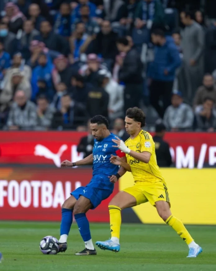 سالم الدوسري ينهي صيام 300 يوم عن ركلات الجزاء في ديربي الهلال والنصر