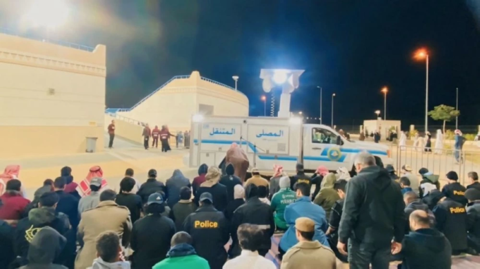 المصلى المتنقل بنجران: تعزيز الروحانية في مدينة الأمير هذلول الرياضية