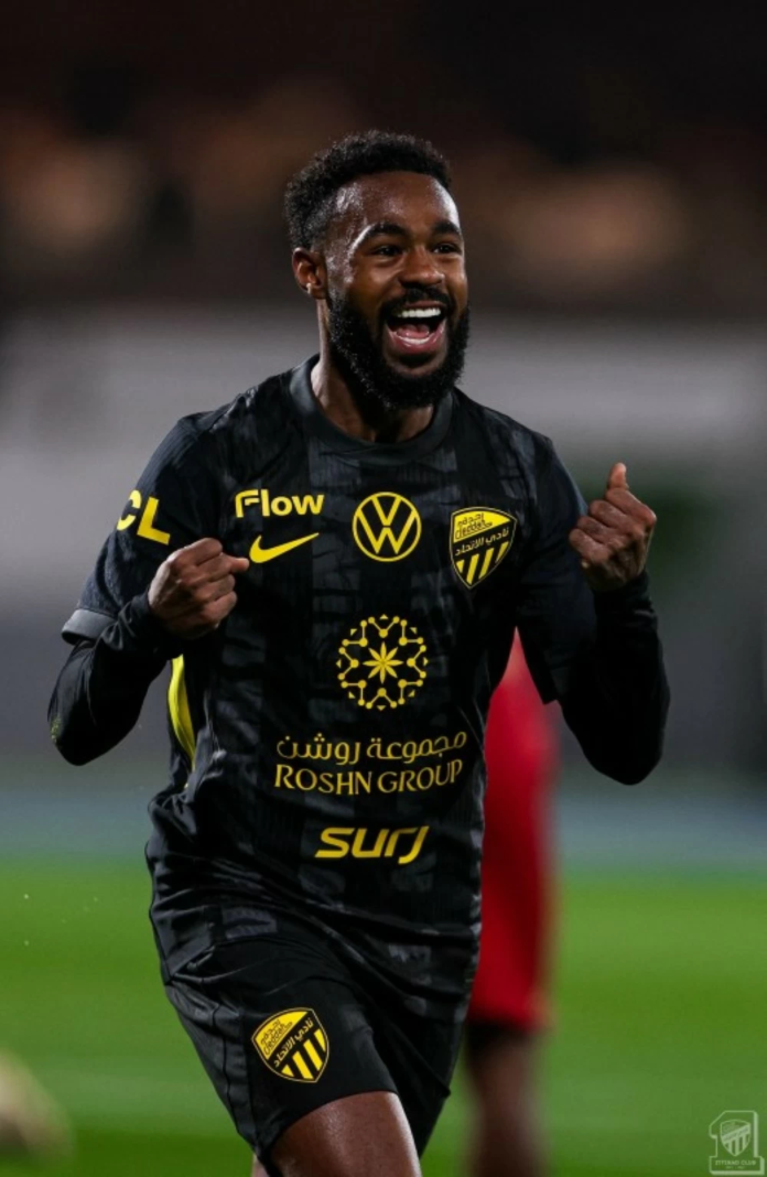 الاتحاد وضمك 1-1: نقطة ثمينة للعميد في دوري روشن السعودي