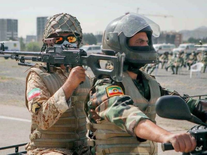 إيران تعزز حماية منشآتها الحيوية: استعداد لحرب شاملة؟