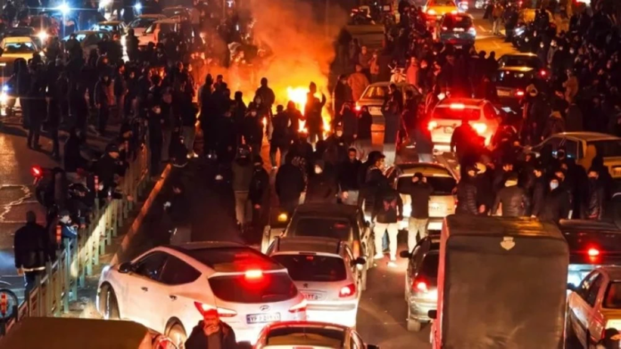 تصعيد أمريكي محتمل ضد إيران: نهاية الصبر الدبلوماسي