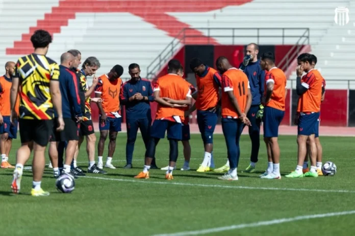 نادي الرياض يطالب الرابطة بإعادة النظر في اعتماد ملعبه | دوري روشن