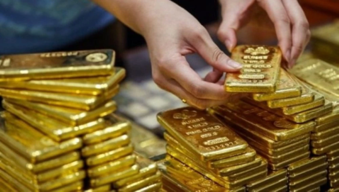 تراجع الذهب: الفائدة الأمريكية والبيانات الاقتصادية تضغط