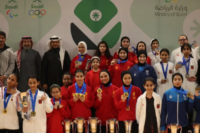 القادسية يحصد 4 ميداليات و3 كؤوس في بطولة الأمير فيصل لكرة الطاولة