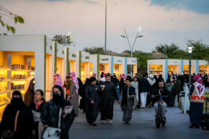 مهرجان الكتّاب والقرّاء بالطائف: نجاح باهر وإقبال تاريخي