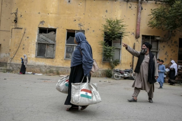 أفغانستان: أزمات الأمن الغذائي، اللاجئين، ونقص التمويل