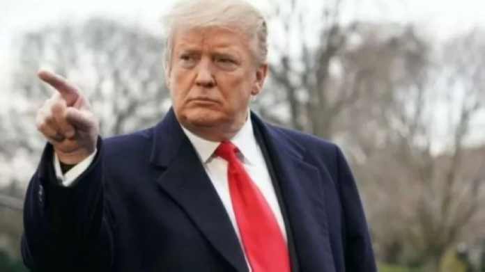 ترمب يهدد أوروبا بجمارك 25% لشراء غرينلاند