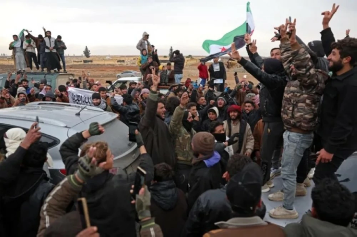 الجيش السوري يسيطر على مطار الطبقة وريف الرقة | تحديثات