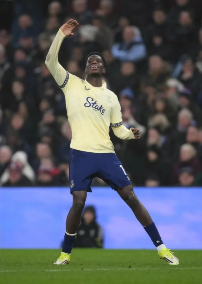 إيفرتون يهزم أستون فيلا 1-0: تحليل وتأثير النتيجة