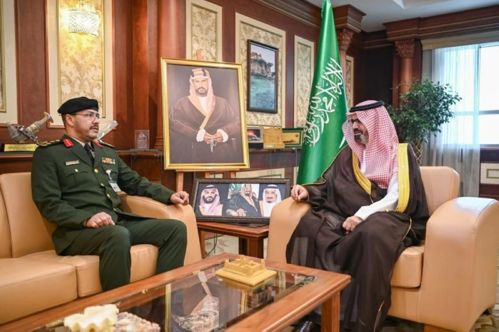 صورة نائب أمير جازان ومدير سجون المنطقة