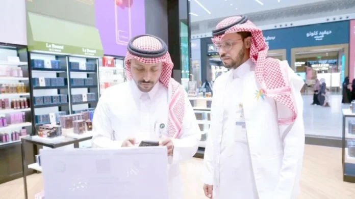 سحب تراخيص 11 مكتب استقدام وإيقاف 6 لمخالفات الموارد البشرية