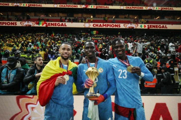 إدوارد ميندي: السباعية التاريخية ومجد القارات الثلاث