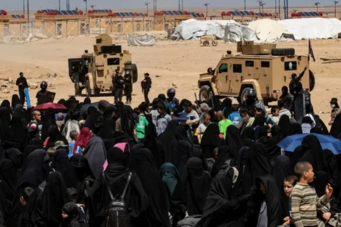 الجيش السوري يسيطر على مخيم الهول: تداعيات استراتيجية