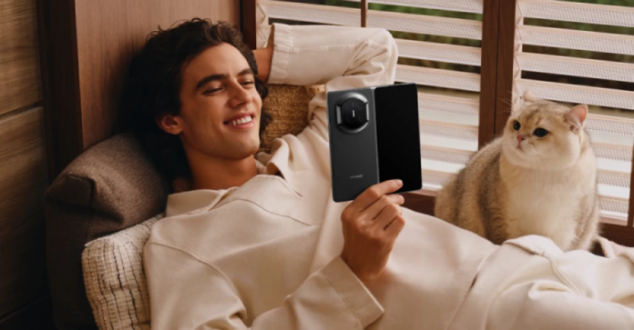 HUAWEI Mate X7: كاميرا احترافية، متانة فائقة، هاتف قابل للطي