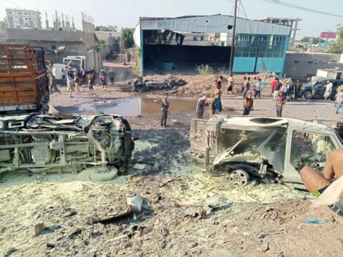 نجاة قائد العمالقة حمدي شكري من انفجار عدن: تحليل وتداعيات أمنية