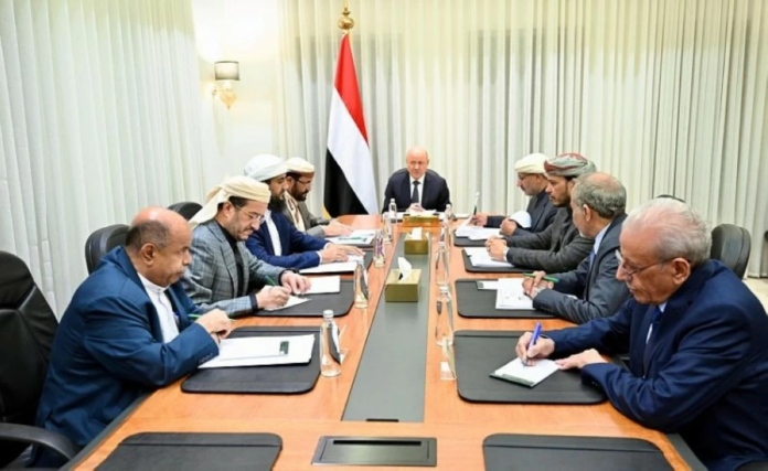 الرئاسي اليمني يتوعد بملاحقة مستهدفي موكب شكري ويؤكد التصدي للإرهاب