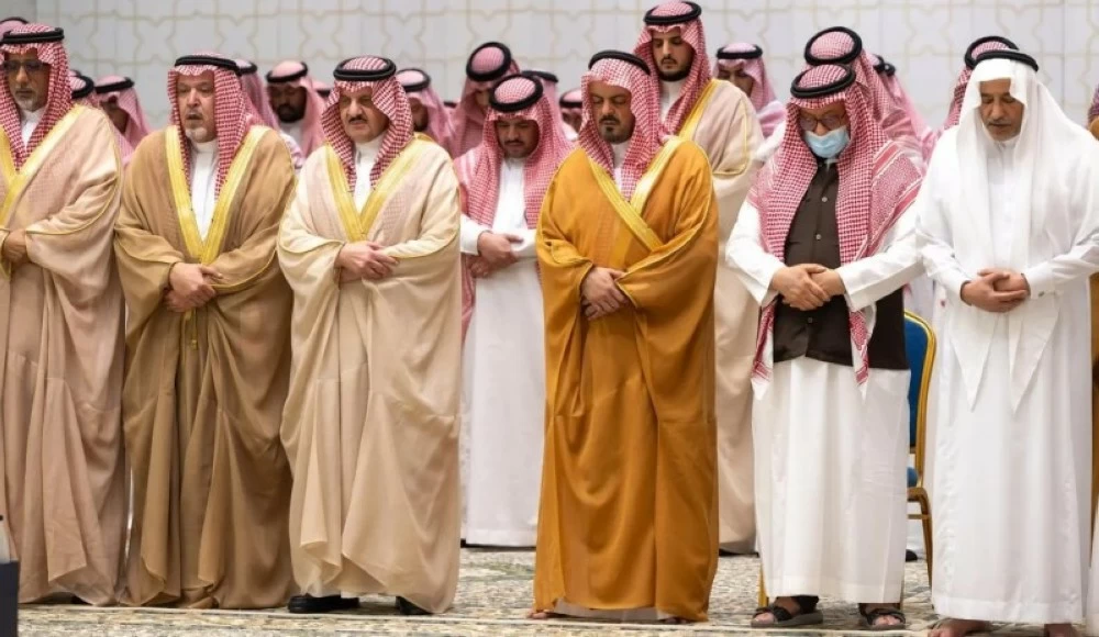 صلاة الميت على الأمير فيصل بن تركي بن عبدالله آل سعود في المسجد الحرام