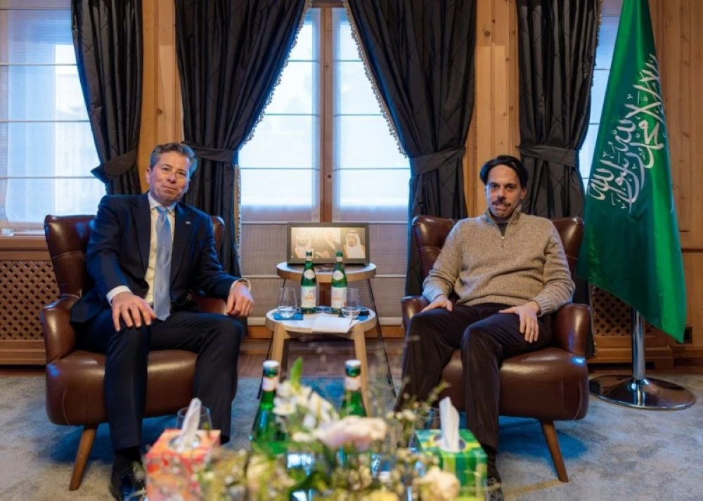 صورة للقاء وزير الخارجية السعودي ووكيل الأمين العام للأمم المتحدة