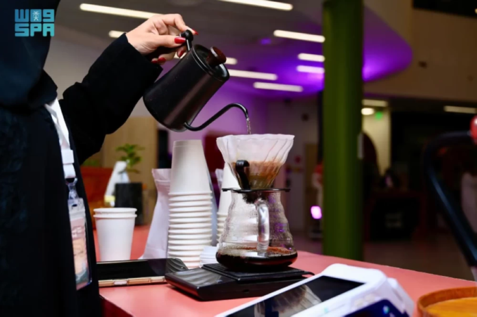 القهوة السعودية: رحلة من الحبة للفنجان.. ثقافة وتنمية في جازان