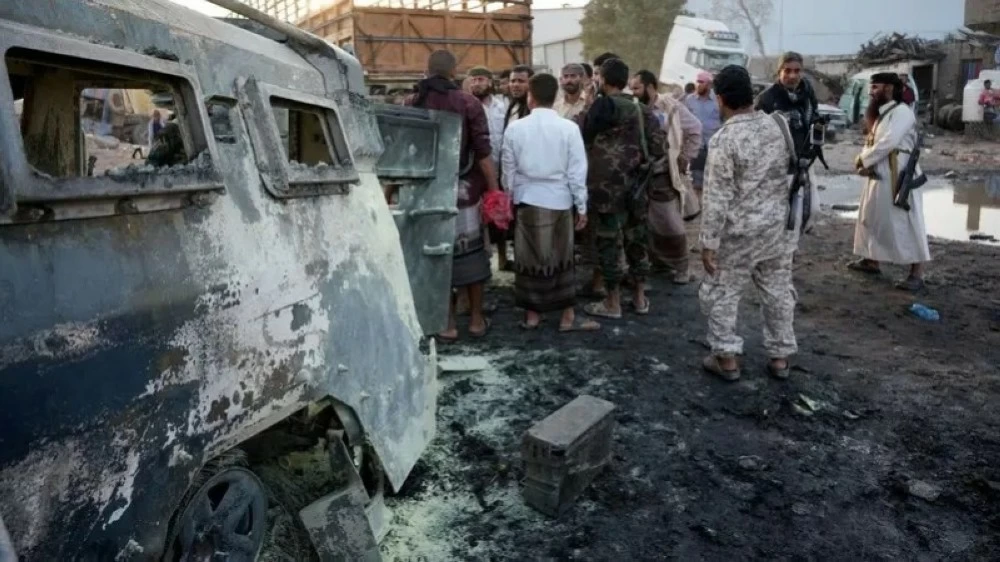 صورة انفجار موكب العميد حمدي شكري الإرهابي في اليمن