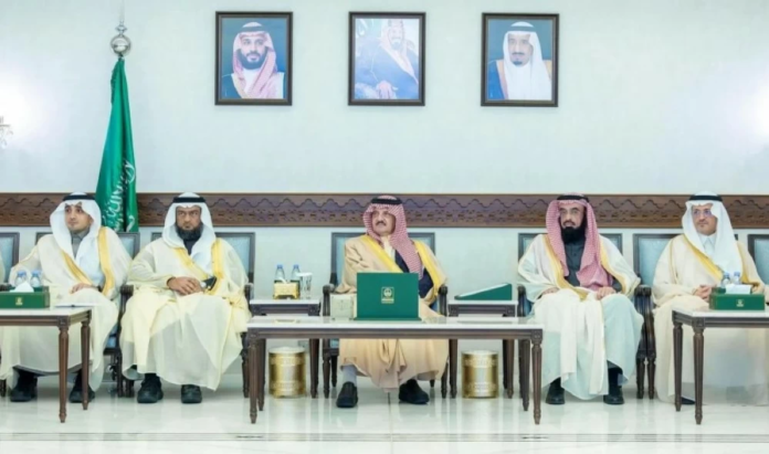 أمير الشرقية يسلم وثائق تملّك وحدات سكنية بدعم ولي العهد