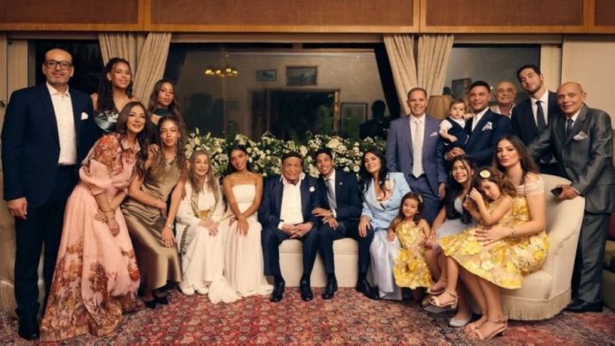 حقيقة نقل عادل إمام للمستشفى: نقيب الممثلين ينفي الشائعات