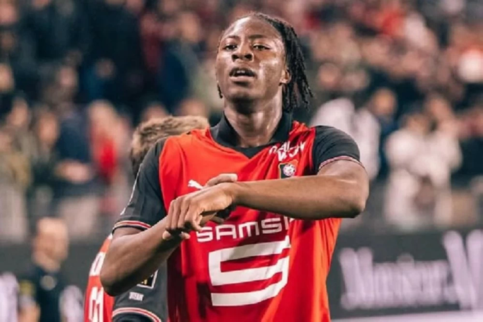 الهلال وميتي: صراع الانتقالات الشتوية مع مانشستر يونايتد