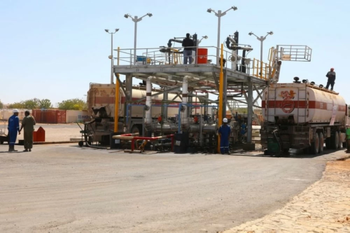 منحة وقود سعودية لليمن: استقرار الكهرباء ودعم التنمية