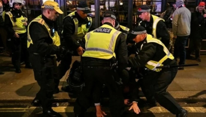 احتجاجات بيلمارش: 86 اعتقالاً تضامناً مع ناشط فلسطين أكشن