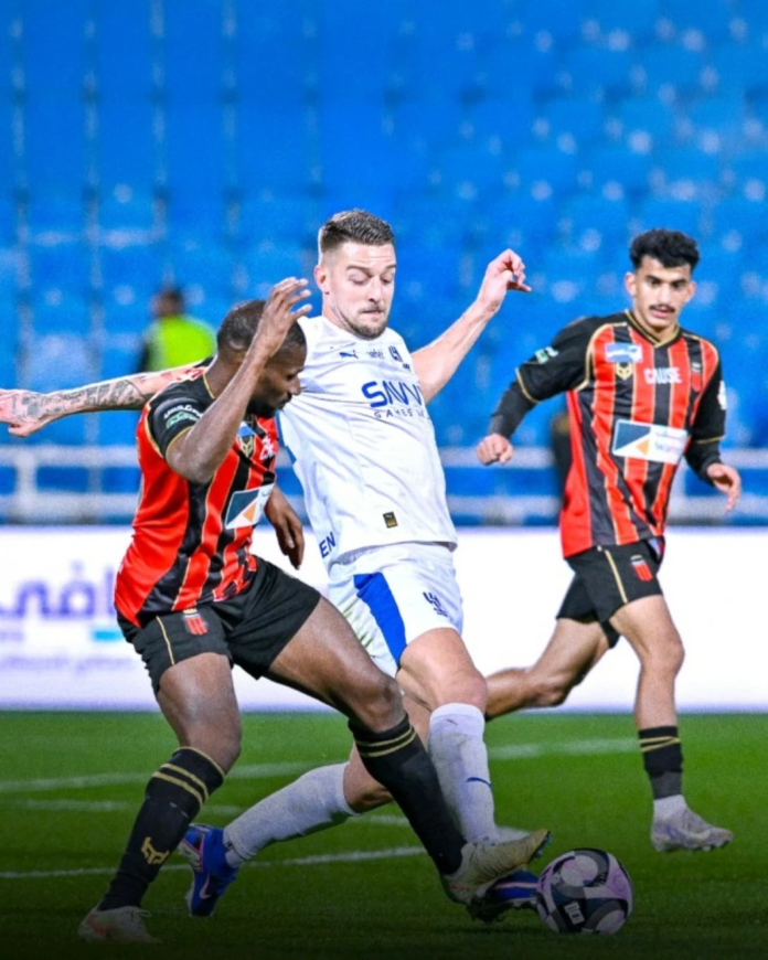 الهلال يتعثر أمام الرياض في ديربي مثير بدوري روشن