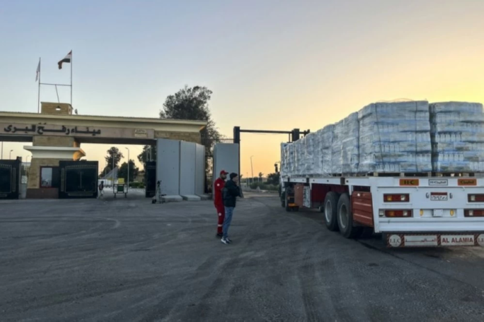 معبر رفح يفتح جزئياً: تفاصيل الإشراف الدولي وتأثيره على غزة