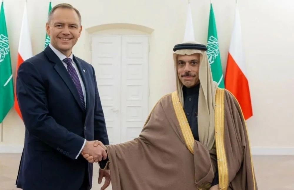 صورة للقاء رئيس بولندا ووزير الخارجية السعودي