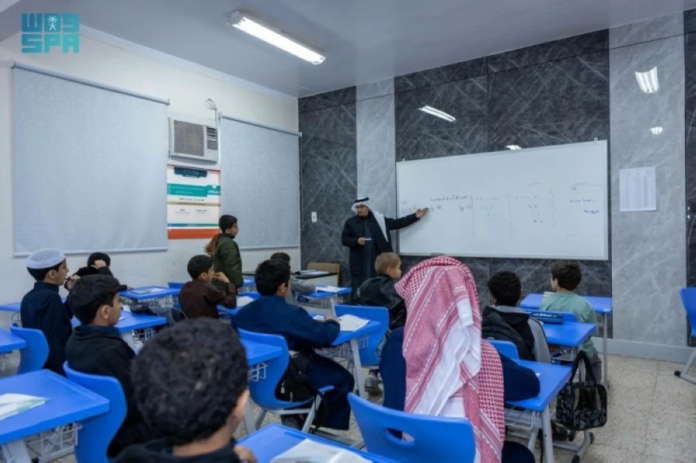 شروط نقل المعلمين: 6 فئات مستبعدة وتفاصيل برنامج فرص